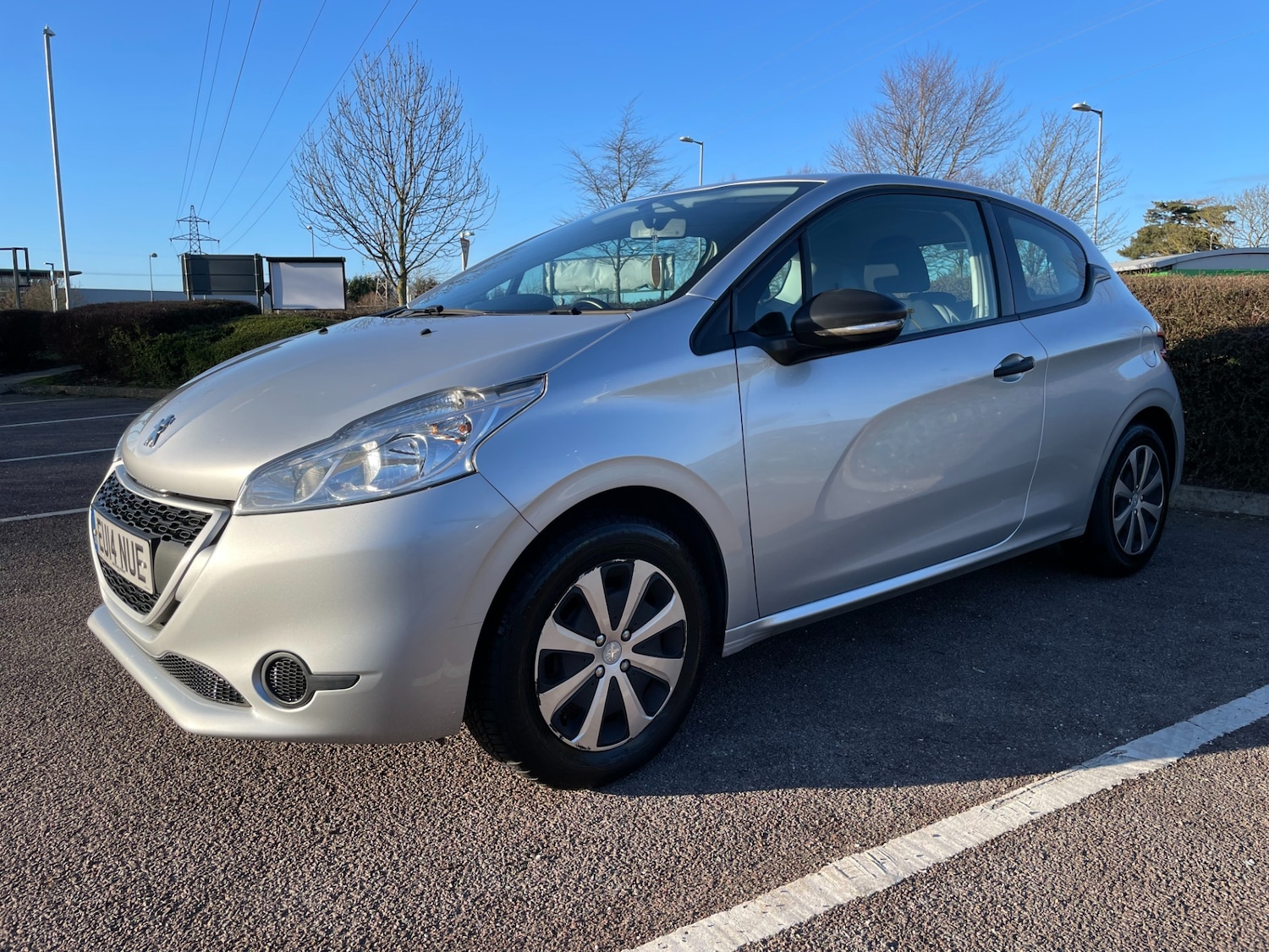 Used Peugeot 208 2014 for sale - 76340651: Photo 3