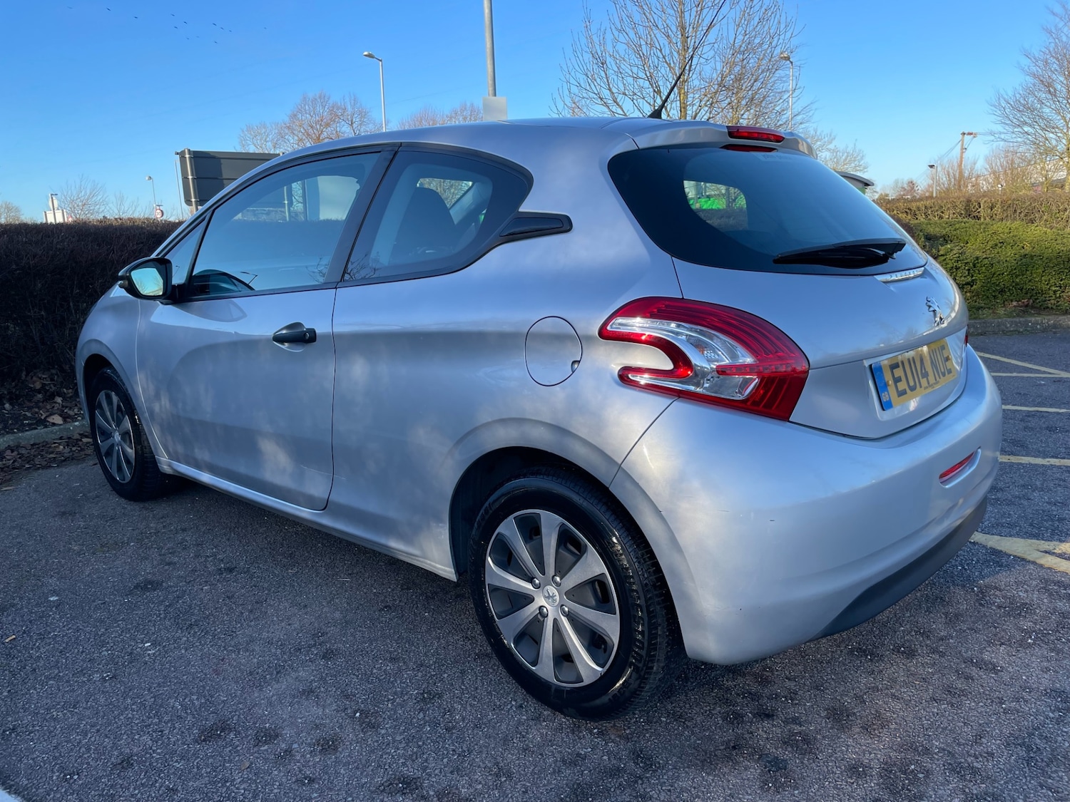 Used Peugeot 208 2014 for sale - 76340651: Photo 4
