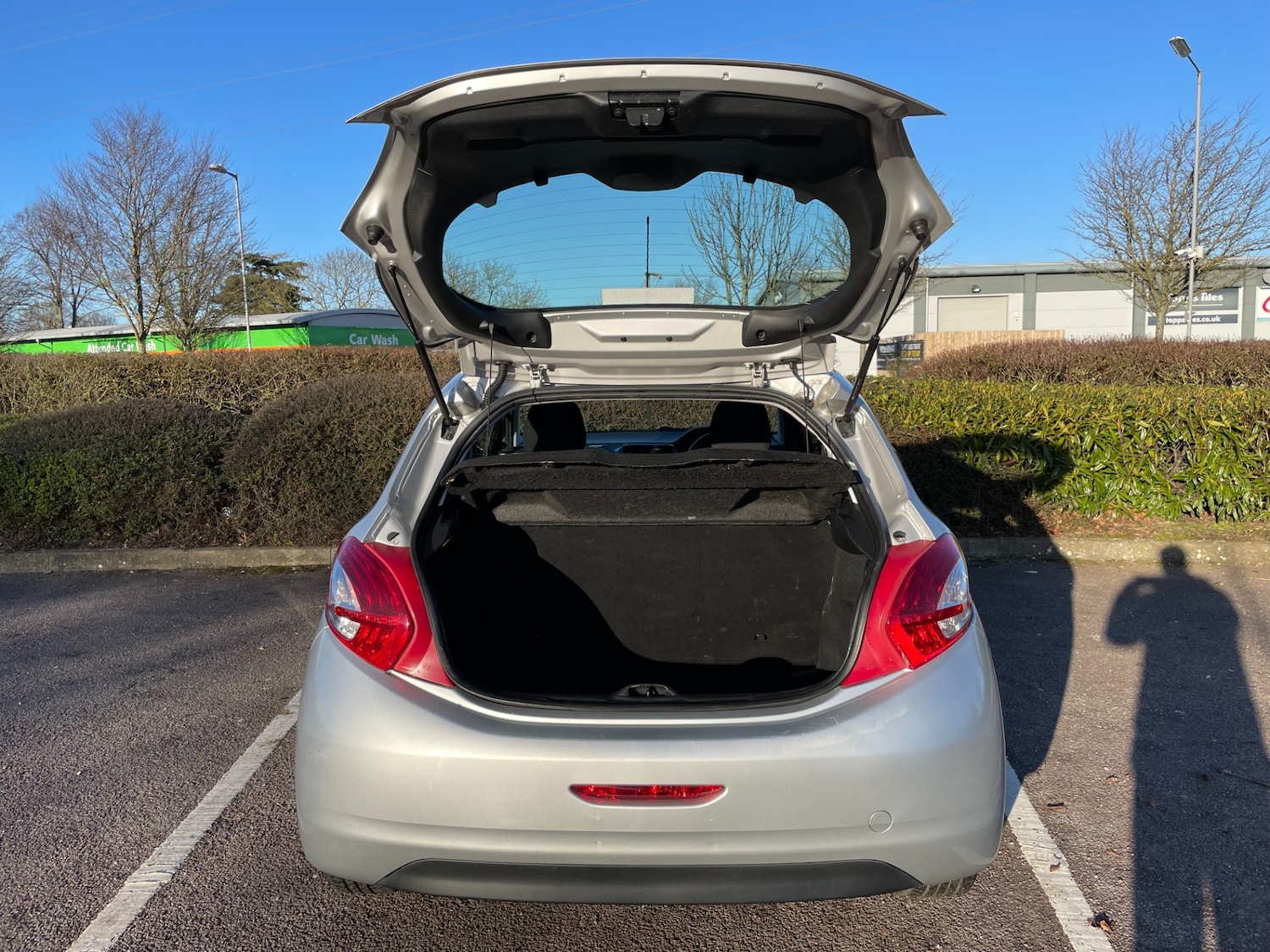 Used Peugeot 208 2014 for sale - 76340651: Photo 9