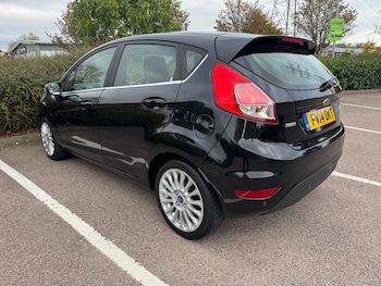 Used Ford Fiesta 2014 for sale - 77001800: Photo