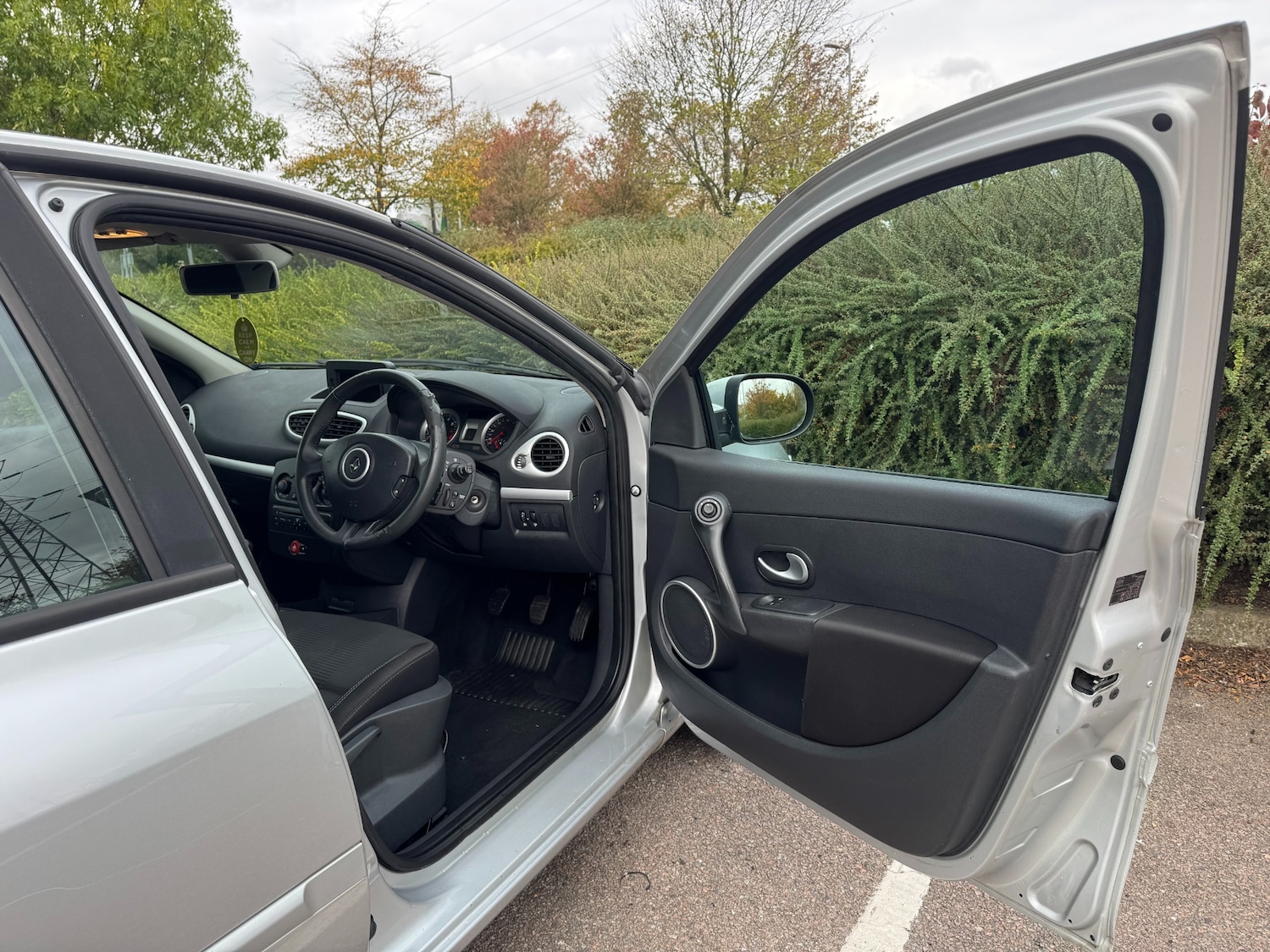 Used Renault Clio 2010 for sale - 77116167: Photo 15