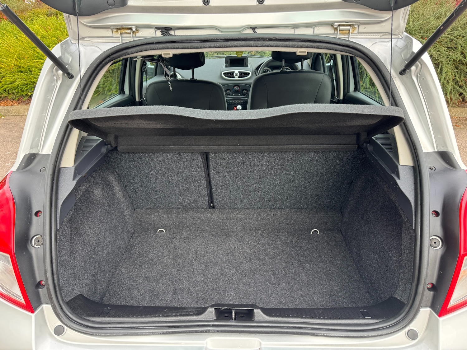 Used Renault Clio 2010 for sale - 77116167: Photo 8