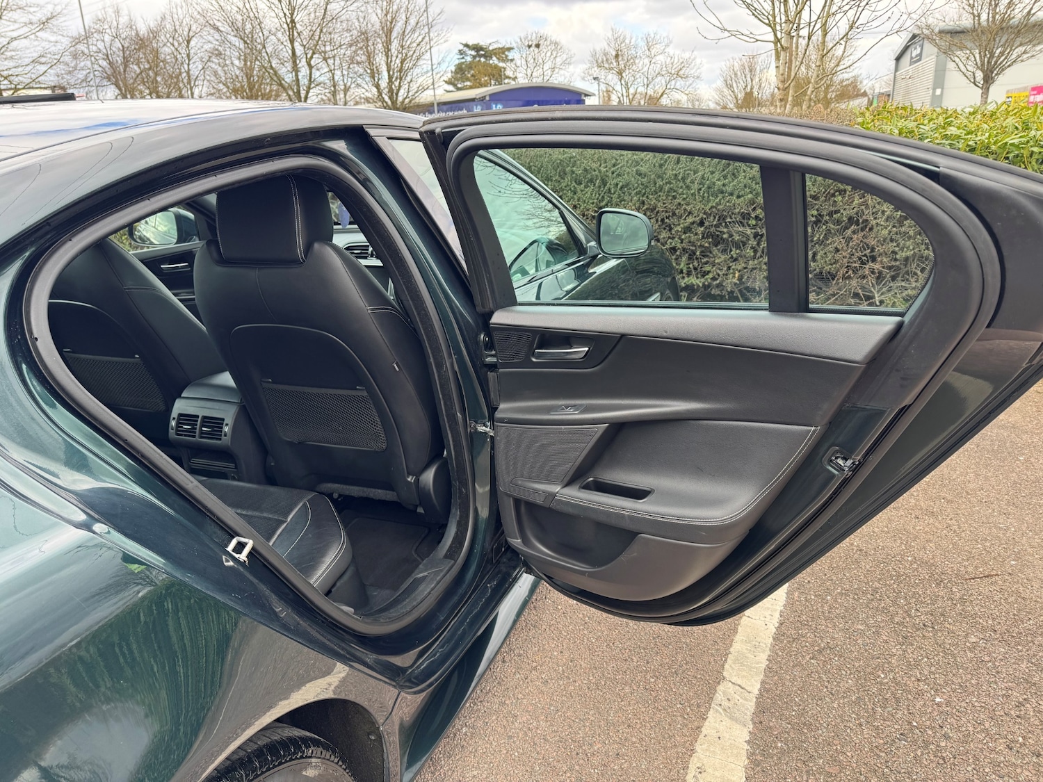 Used Jaguar XE 2015 for sale - 76340405: Photo 15