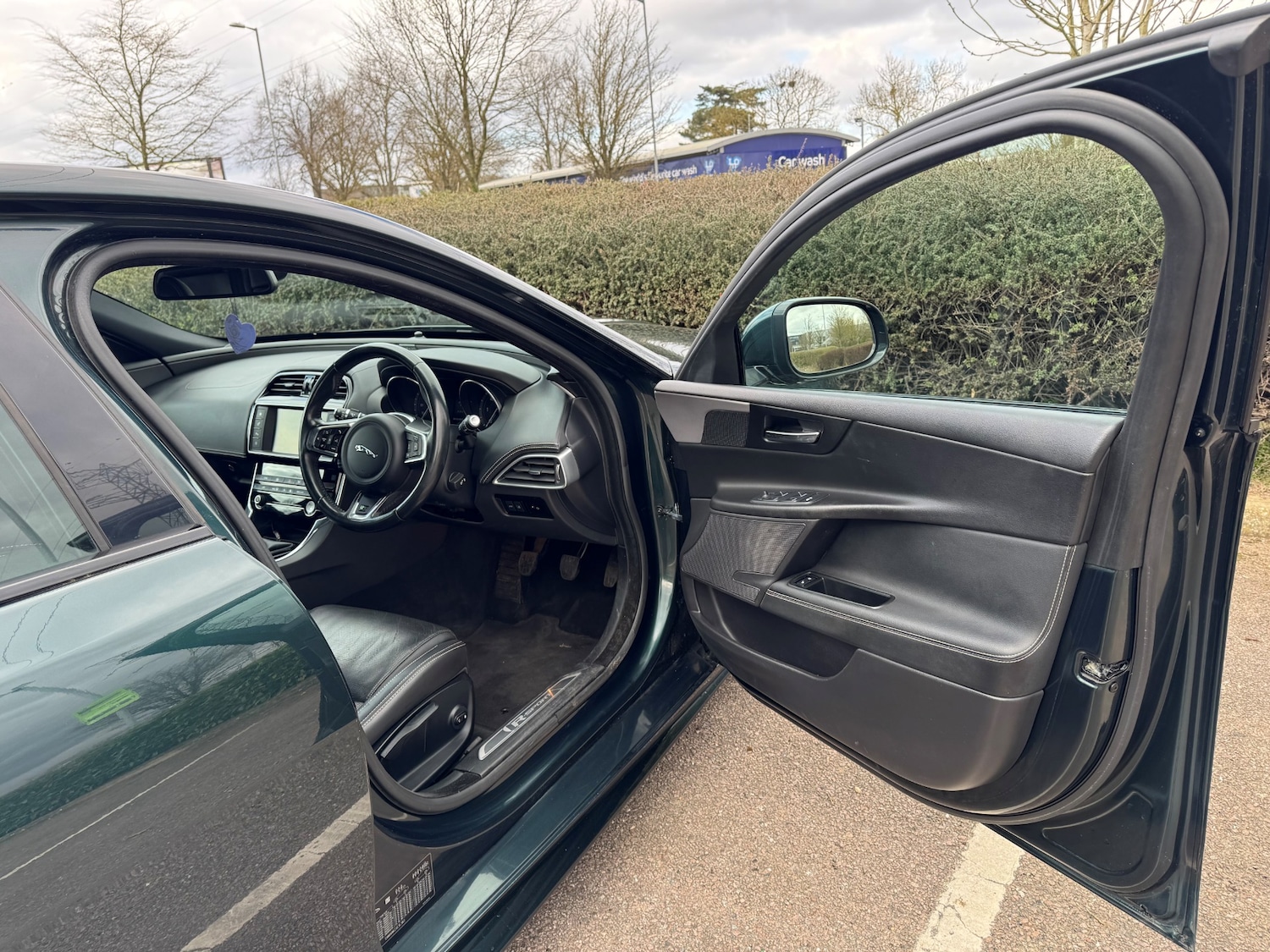 Used Jaguar XE 2015 for sale - 76340405: Photo 17