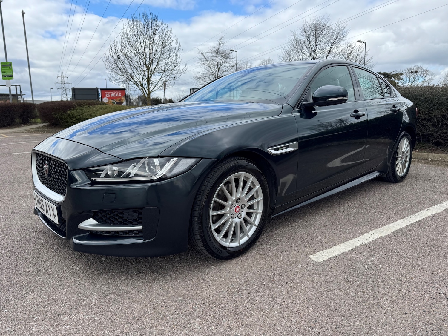 Used Jaguar XE 2015 for sale - 76340405: Photo 3