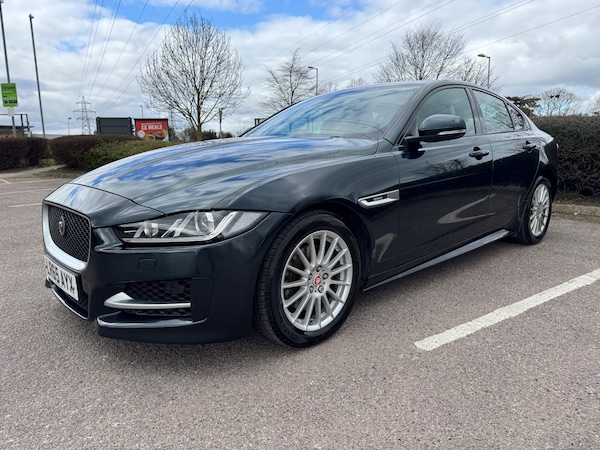 Used Jaguar XE 2015 for sale - 76340405: Photo 3