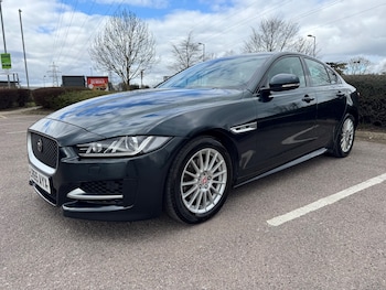Used Jaguar XE 2015 for sale - 76340405: Photo 3
