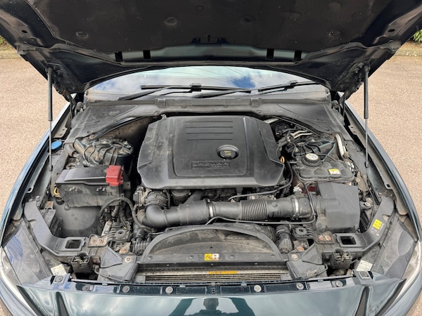 Used Jaguar XE 2015 for sale - 76340405: Photo 8