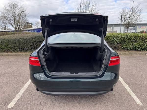 Used Jaguar XE 2015 for sale - 76340405: Photo 9