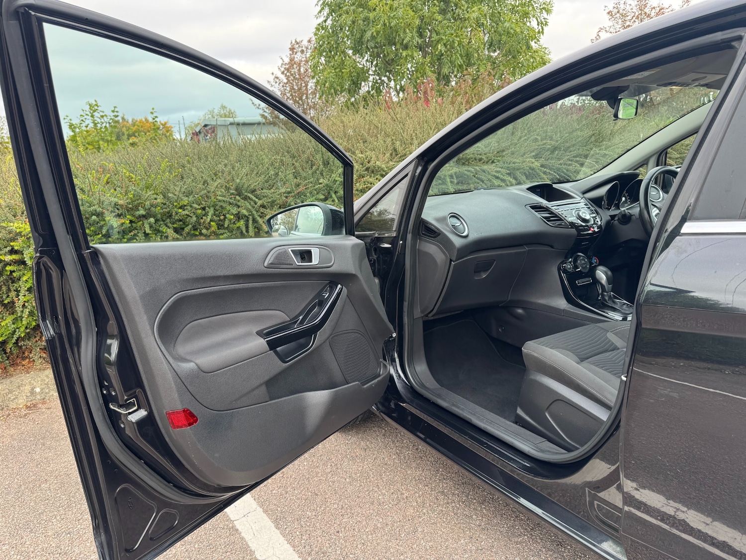 Used Ford Fiesta 2014 for sale - 76231990: Photo 11