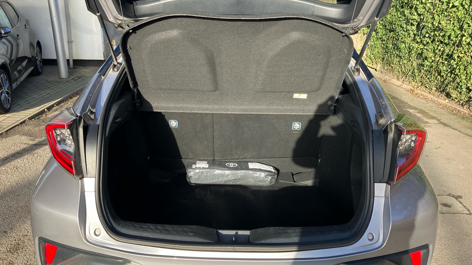 Used Toyota C-HR 2017 for sale - 76932101: Photo 14