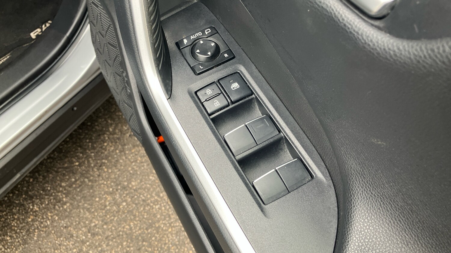 Used Toyota RAV4 2020 for sale - 77902866: Photo 31