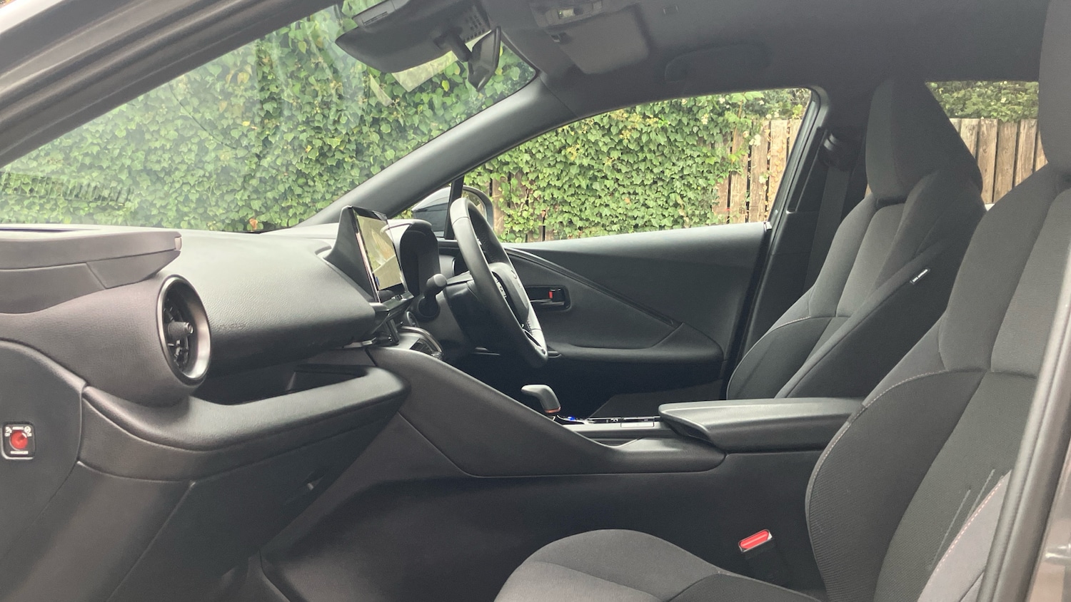 Used Toyota C-HR 2024 for sale - 75975130: Photo 10