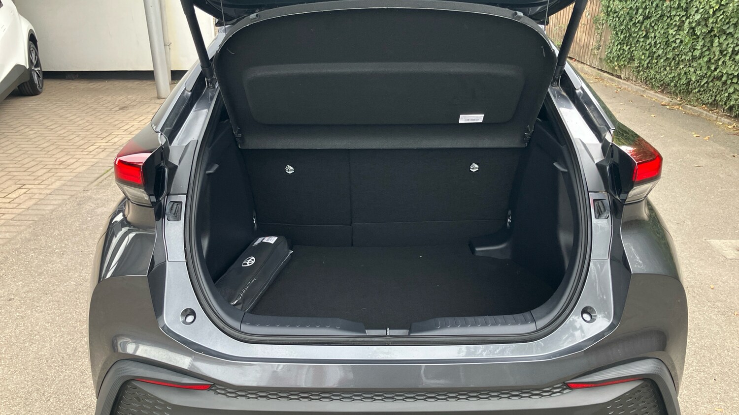 Used Toyota C-HR 2024 for sale - 75975130: Photo 14