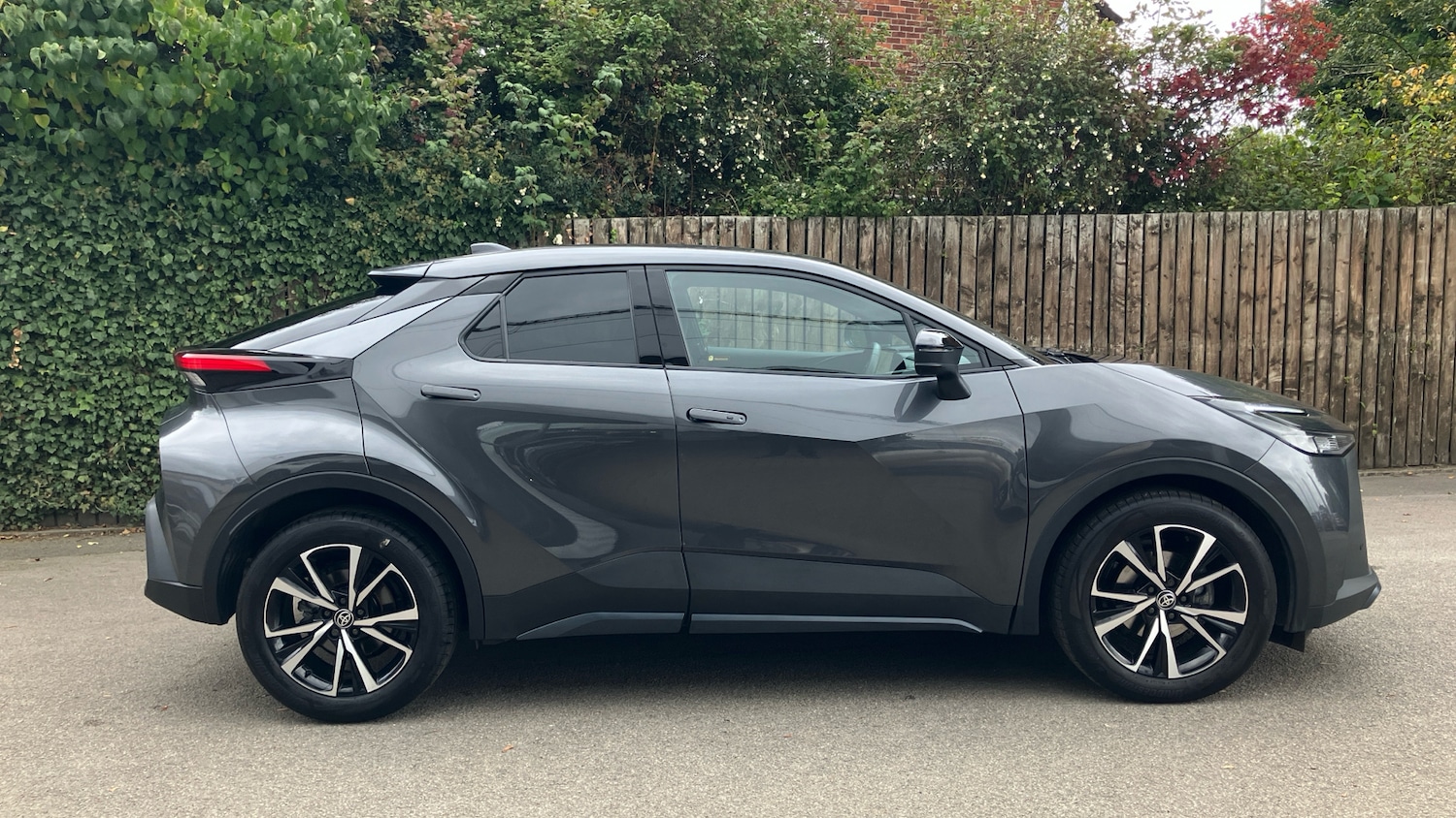 Used Toyota C-HR 2024 for sale - 75975130: Photo 16