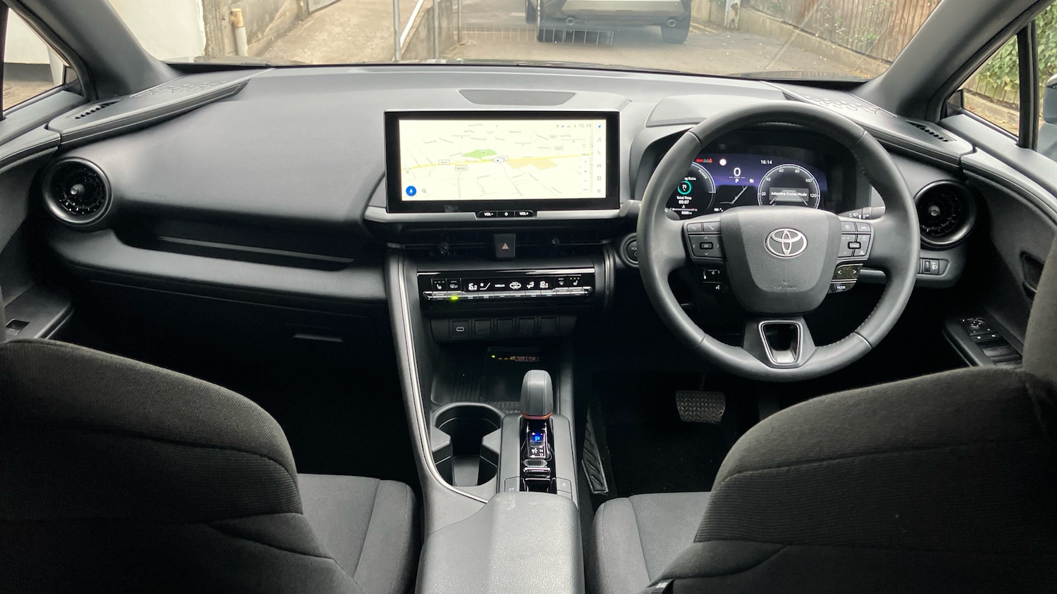 Used Toyota C-HR 2024 for sale - 75975130: Photo 5