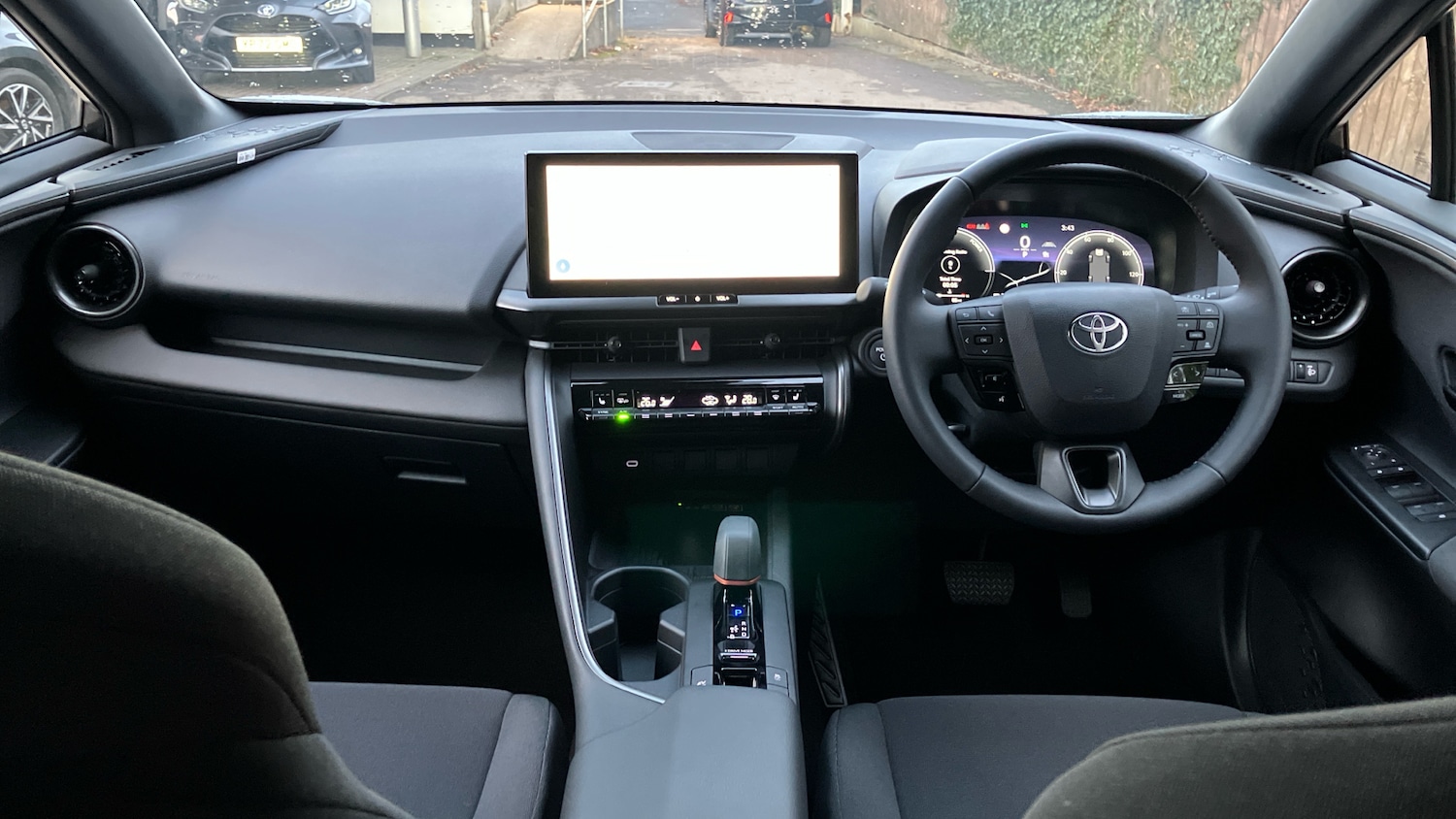 Used Toyota C-HR 2025 for sale - 76694173: Photo 5