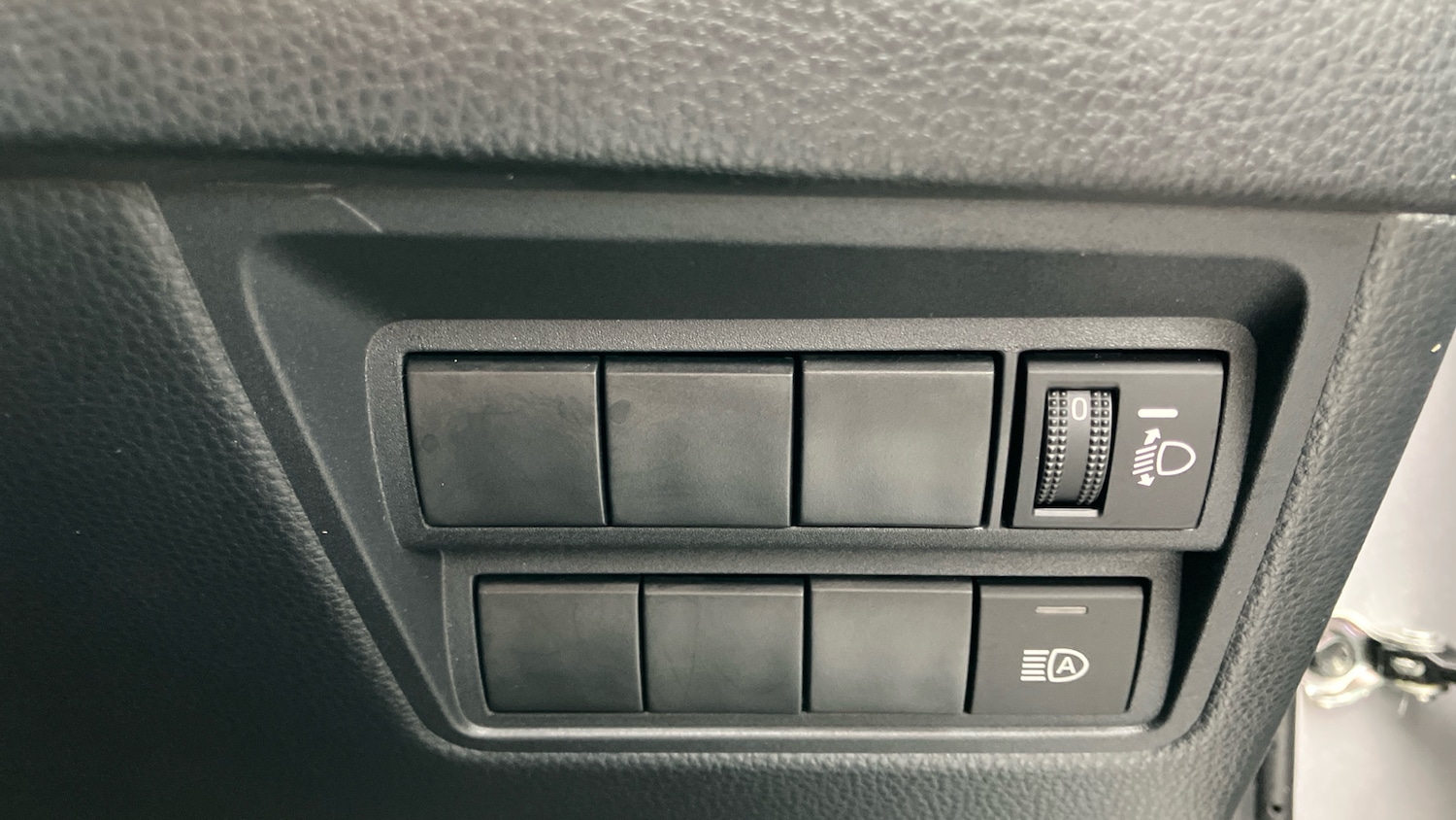 Used Toyota Yaris 2023 for sale - 77210929: Photo 39