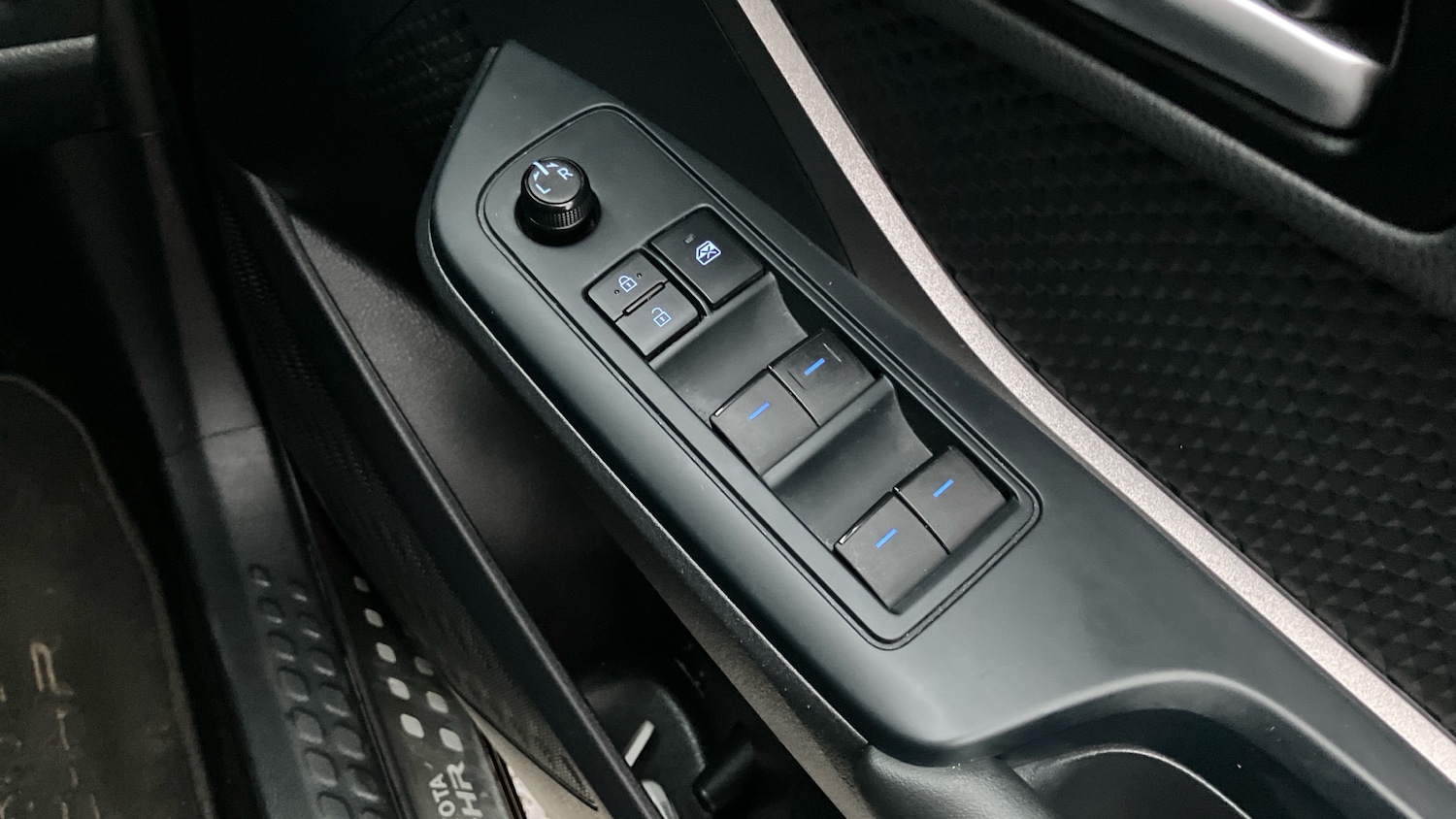 Used Toyota C-HR 2022 for sale - 77208175: Photo 32