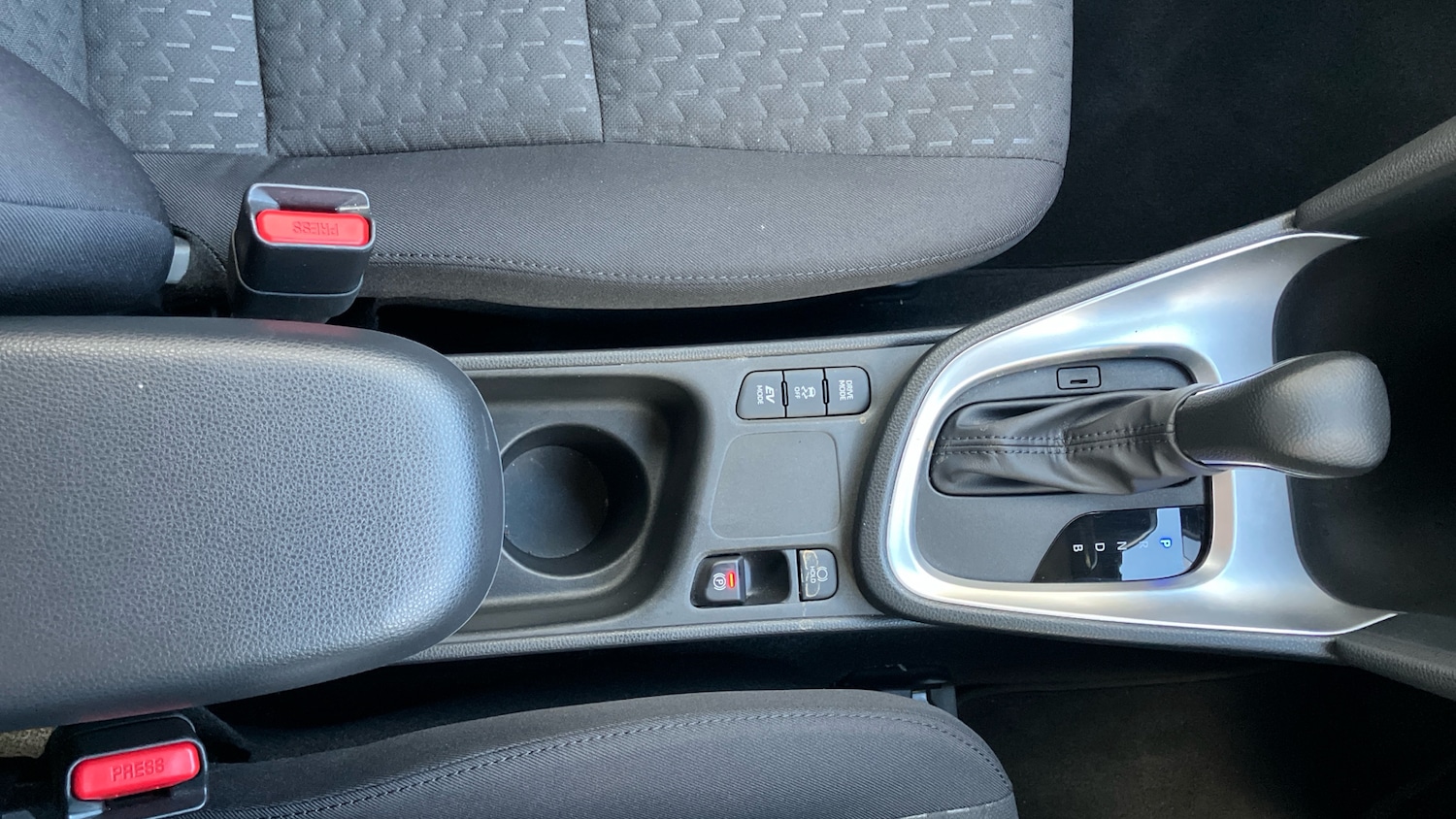 Used Toyota Yaris Cross 2025 for sale - 77641232: Photo 37