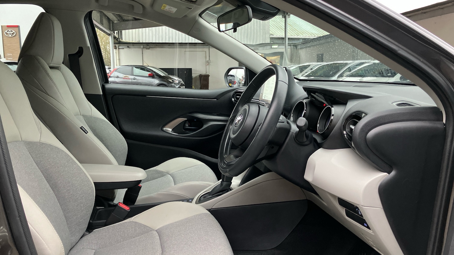 Used Toyota Yaris 2023 for sale - 77264284: Photo 11