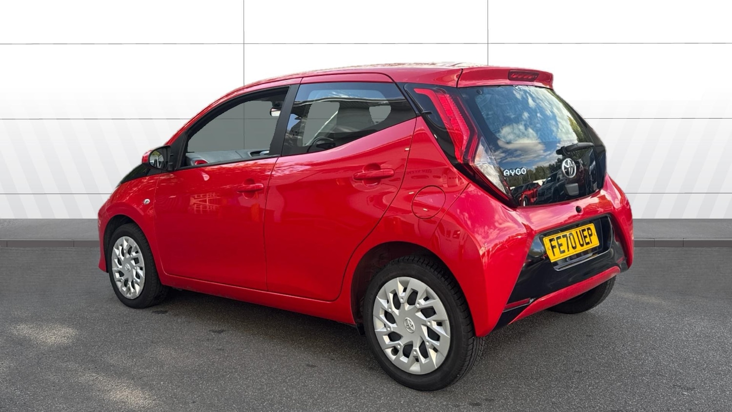 Used Toyota AYGO 2020 for sale - 76450301: Photo 2