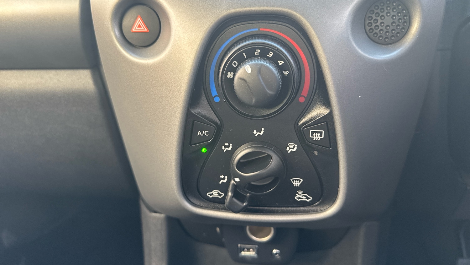 Used Toyota AYGO 2020 for sale - 76450301: Photo 27