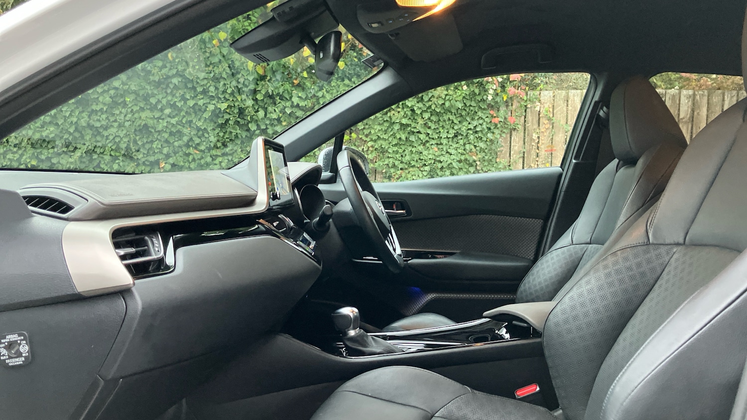 Used Toyota C-HR 2023 for sale - 76638529: Photo 10