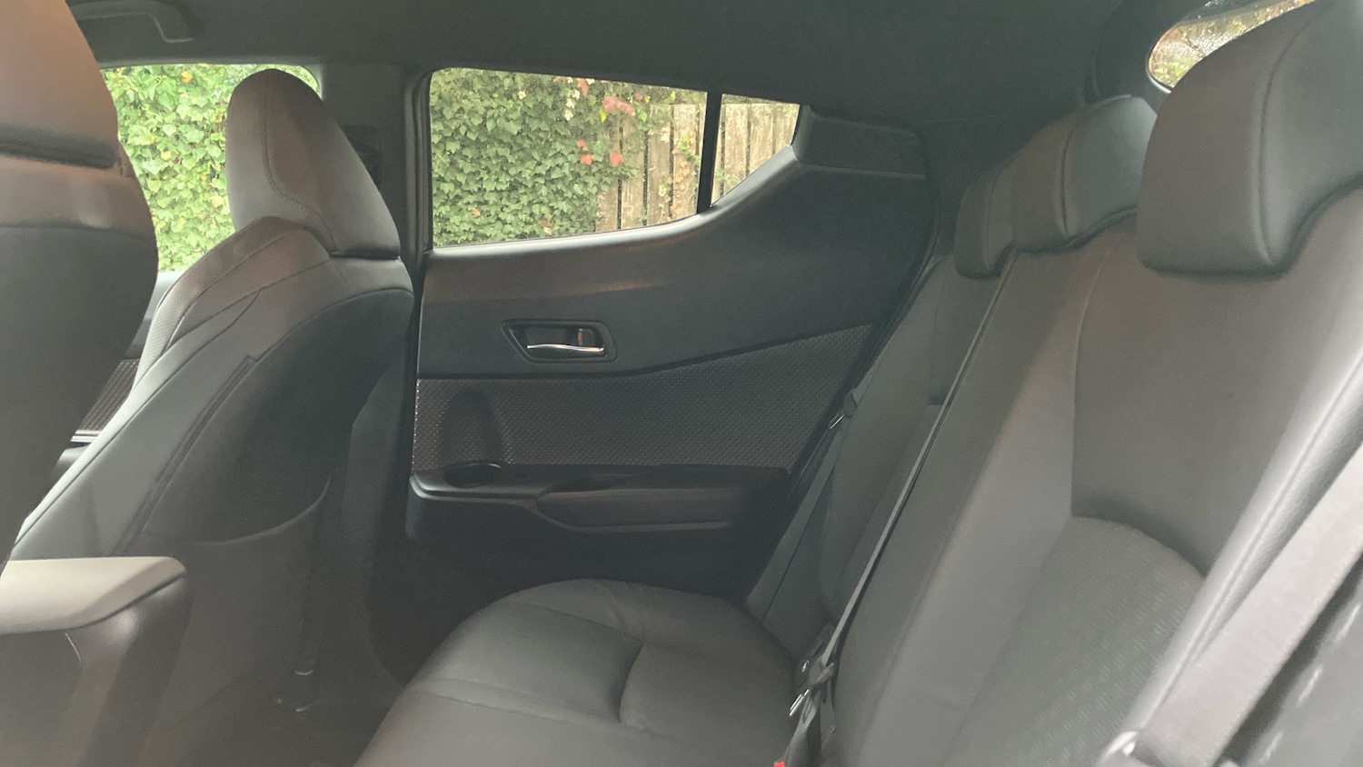 Used Toyota C-HR 2023 for sale - 76638529: Photo 13