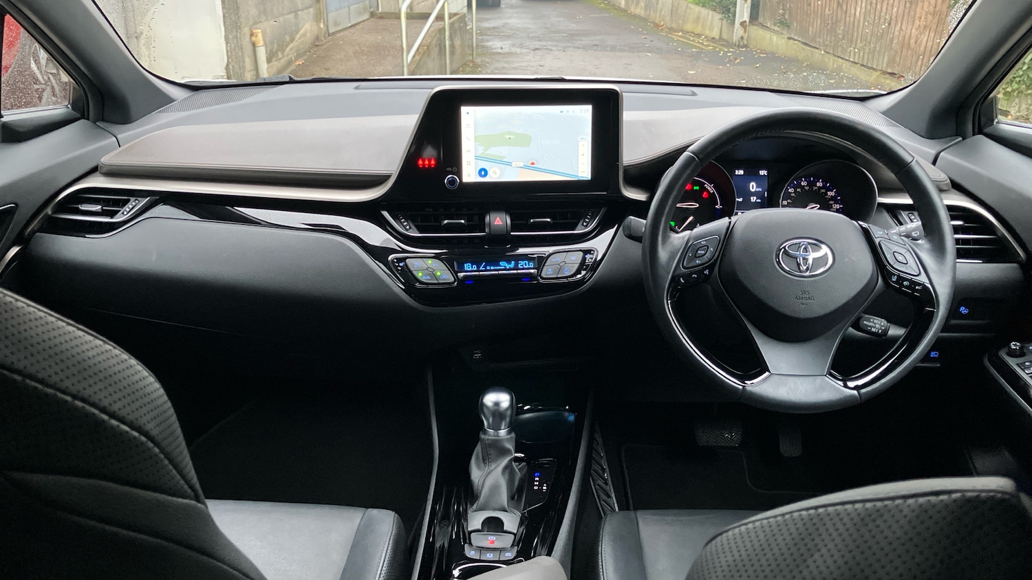 Used Toyota C-HR 2023 for sale - 76638529: Photo 5