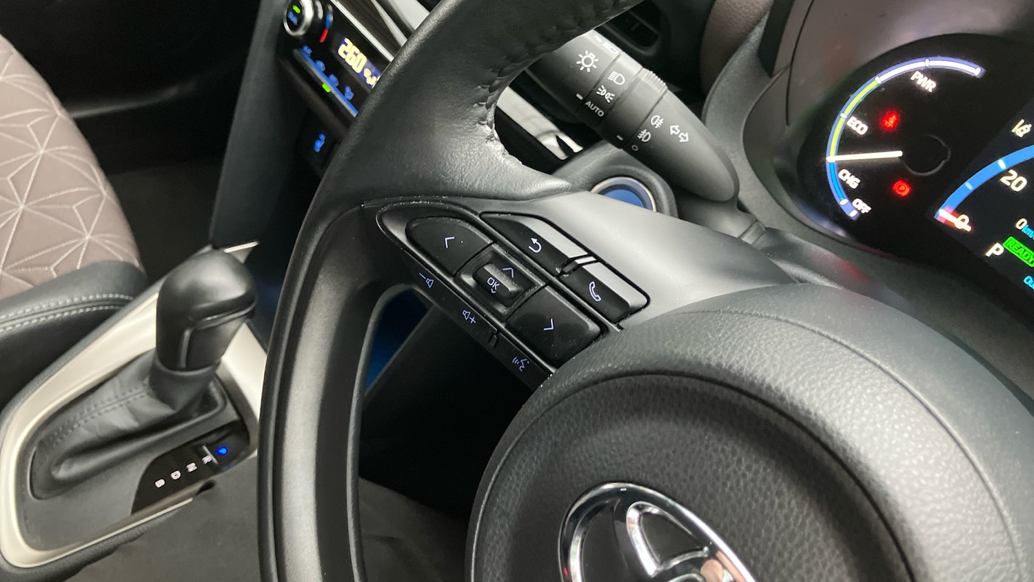 Used Toyota Yaris Cross 2023 for sale - 77420924: Photo 36