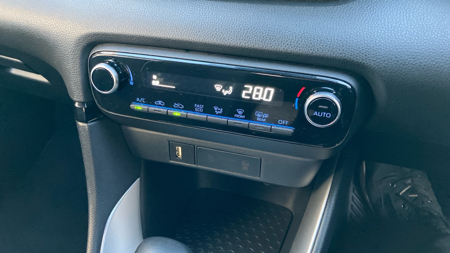 Used Toyota Yaris 2021 for sale - 76892880: Photo 33