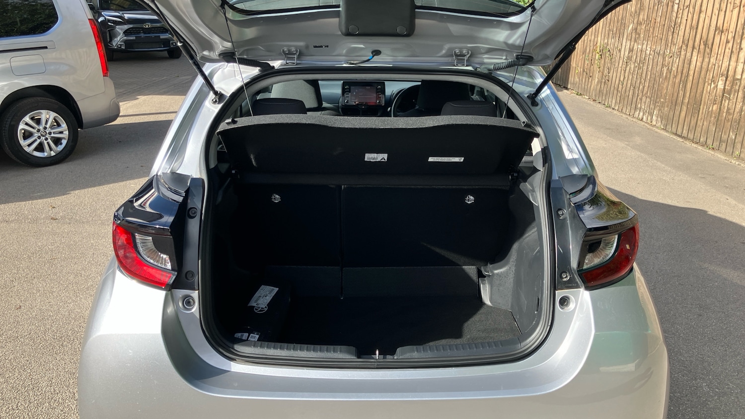 Used Toyota Yaris 2023 for sale - 75987423: Photo 14