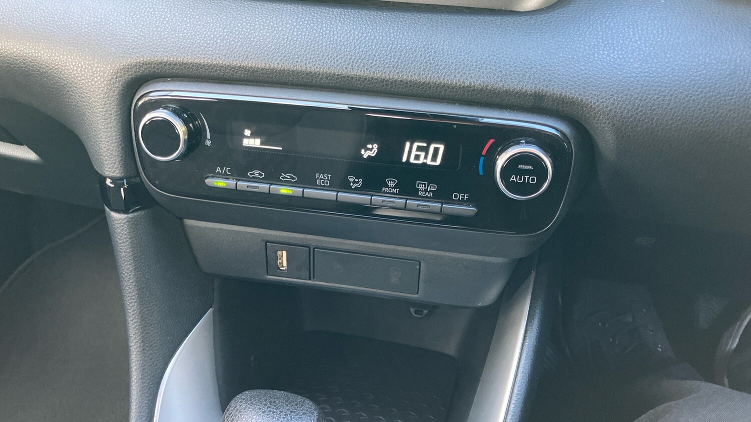 Used Toyota Yaris 2023 for sale - 75987423: Photo 33