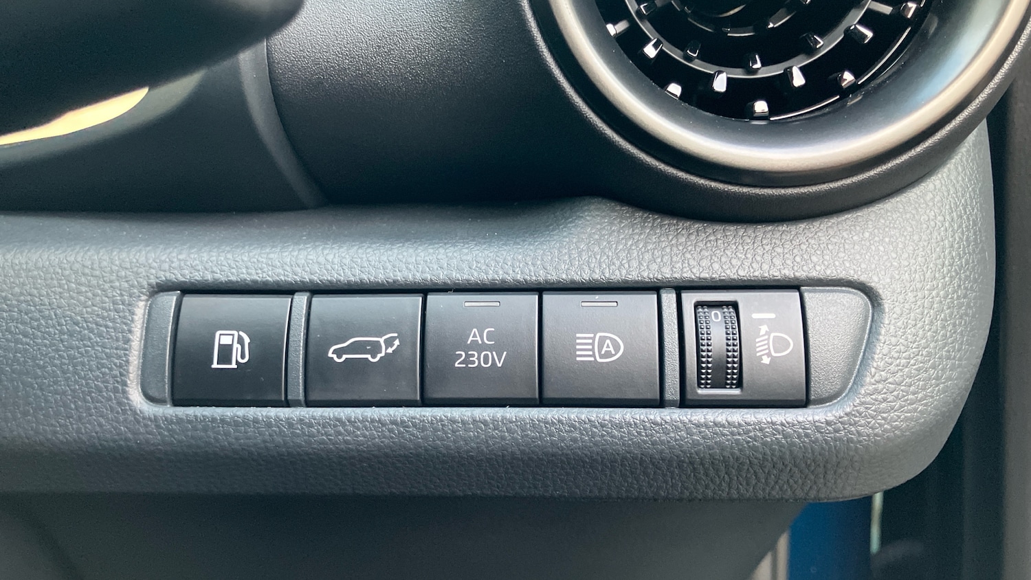 Used Toyota C-HR 2025 for sale - 77953831: Photo 32