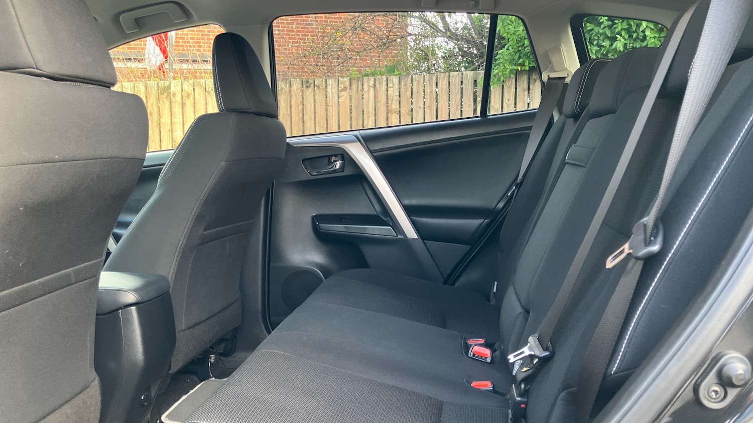 Used Toyota RAV4 2017 for sale - 76971108: Photo 13