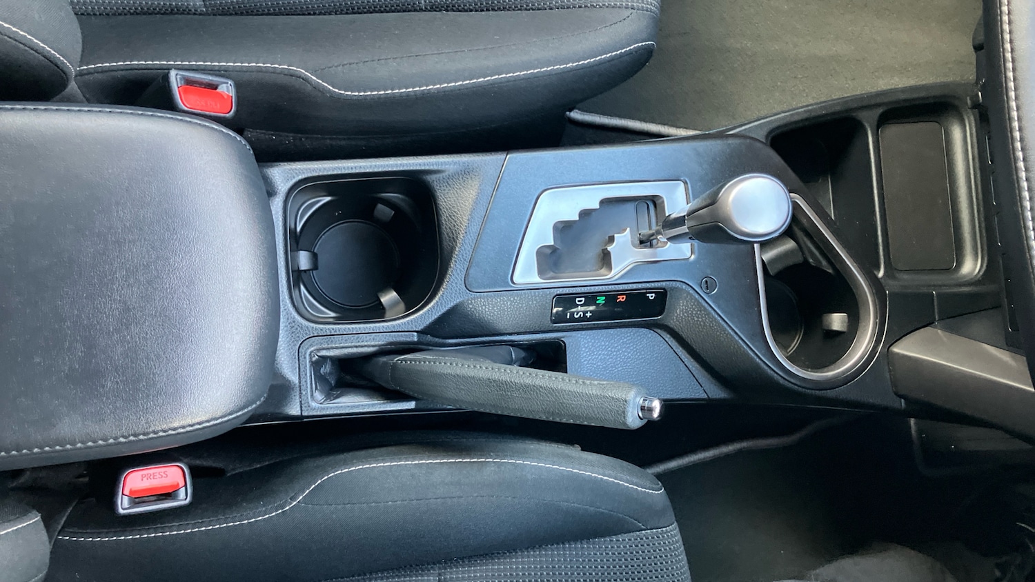 Used Toyota RAV4 2017 for sale - 76971108: Photo 37