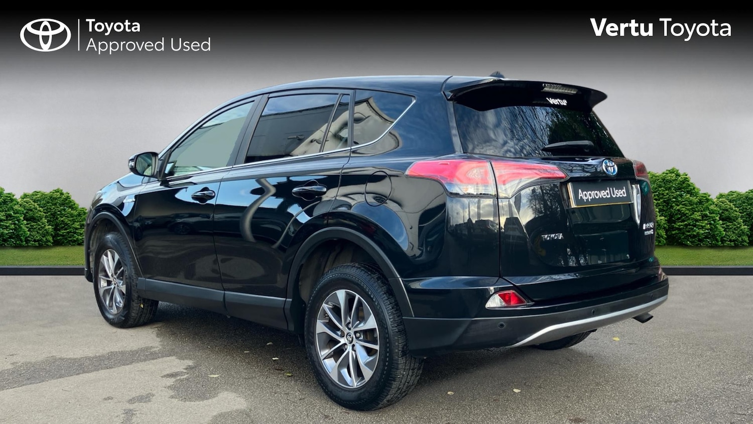 Used Toyota RAV4 2017 for sale - 76971108: Photo 4