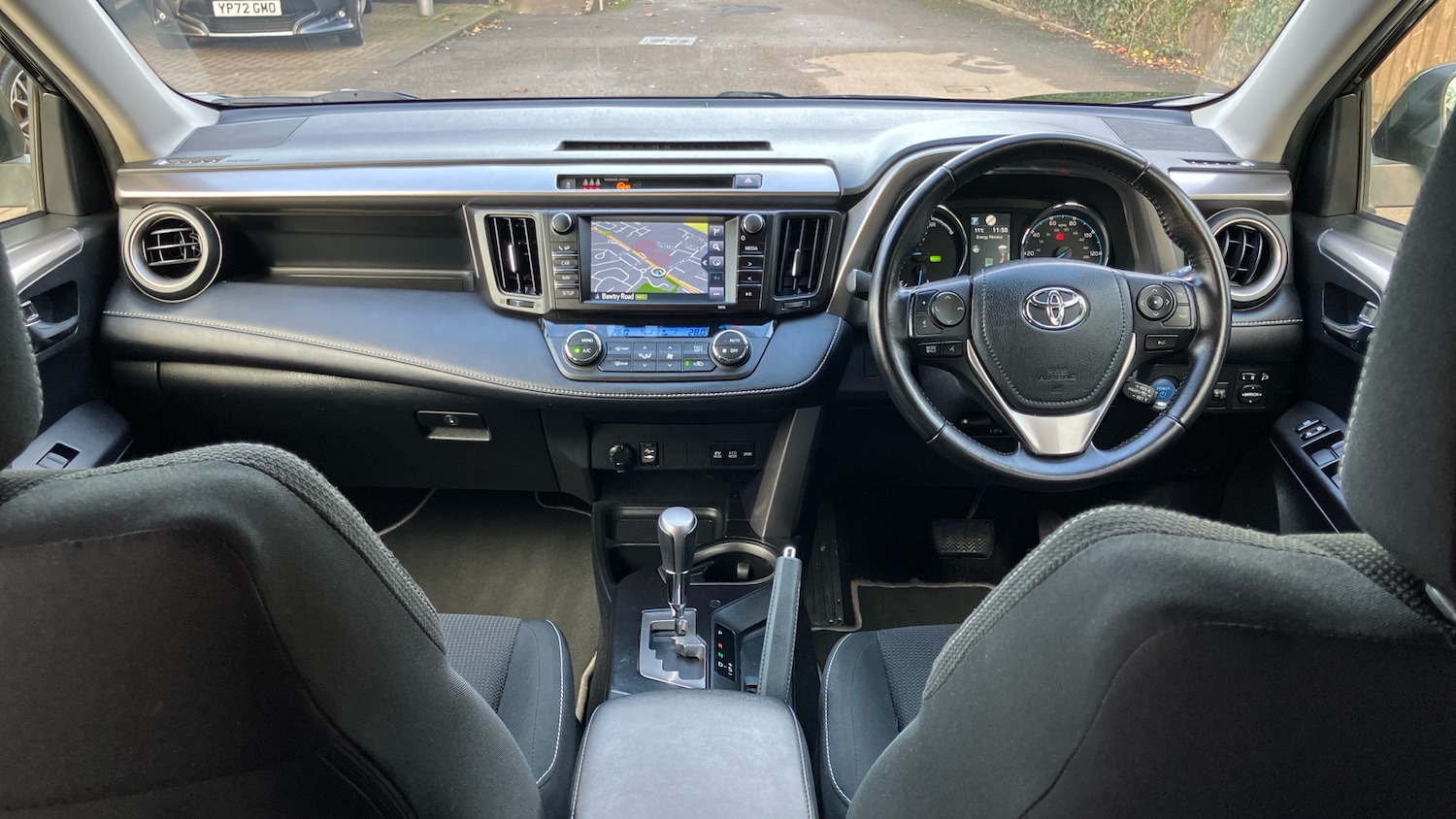 Used Toyota RAV4 2017 for sale - 76971108: Photo 5