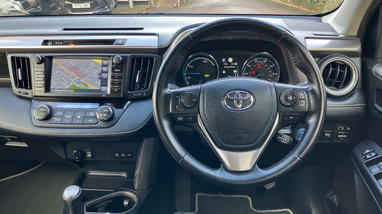 Used Toyota RAV4 2017 for sale - 76971108: Photo 8