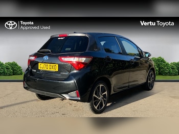 Used Toyota Yaris 2020 for sale - 76637588: Photo