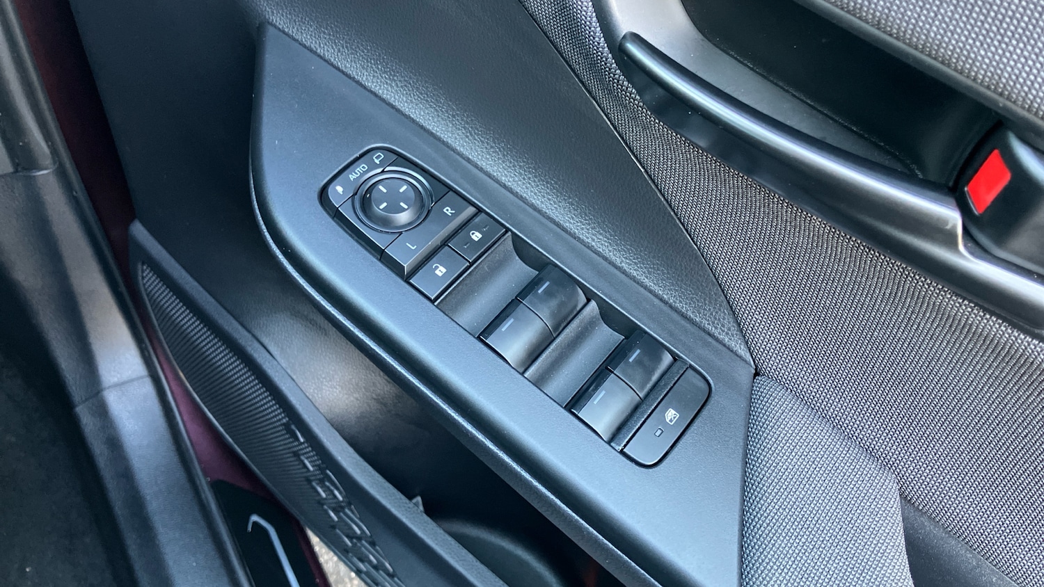 Used Toyota C-HR 2024 for sale - 77363908: Photo 32