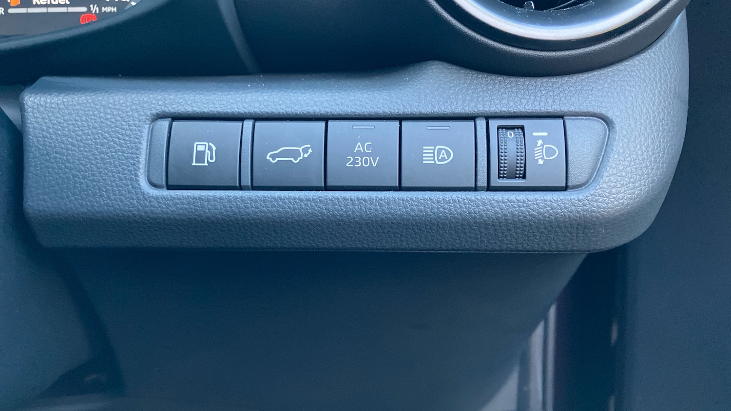 Used Toyota C-HR 2024 for sale - 77363908: Photo 33