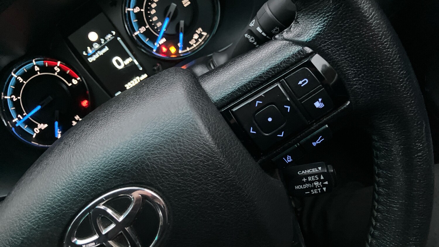 Used Toyota Hilux 2023 for sale - 77568271: Photo 34