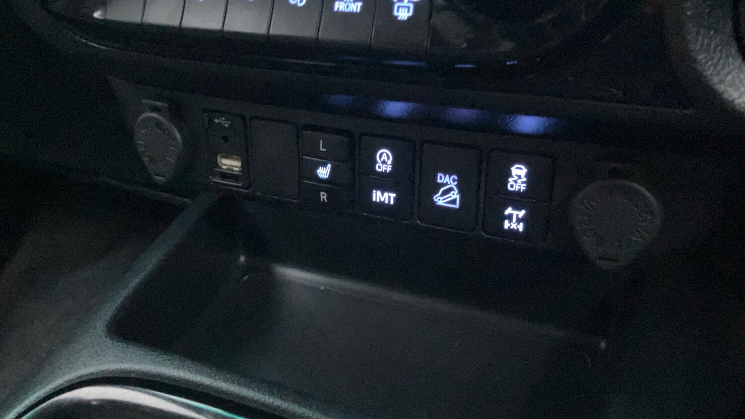 Used Toyota Hilux 2023 for sale - 77568271: Photo 36