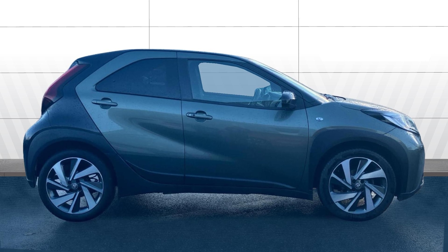 Used Toyota Aygo X 2023 for sale - 77581019: Photo 2