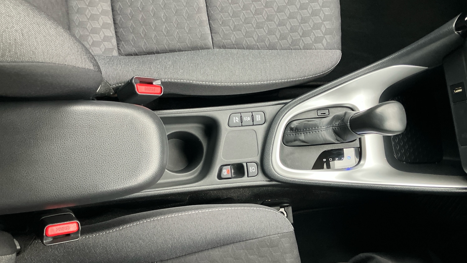Used Toyota Yaris 2022 for sale - 76089021: Photo 34