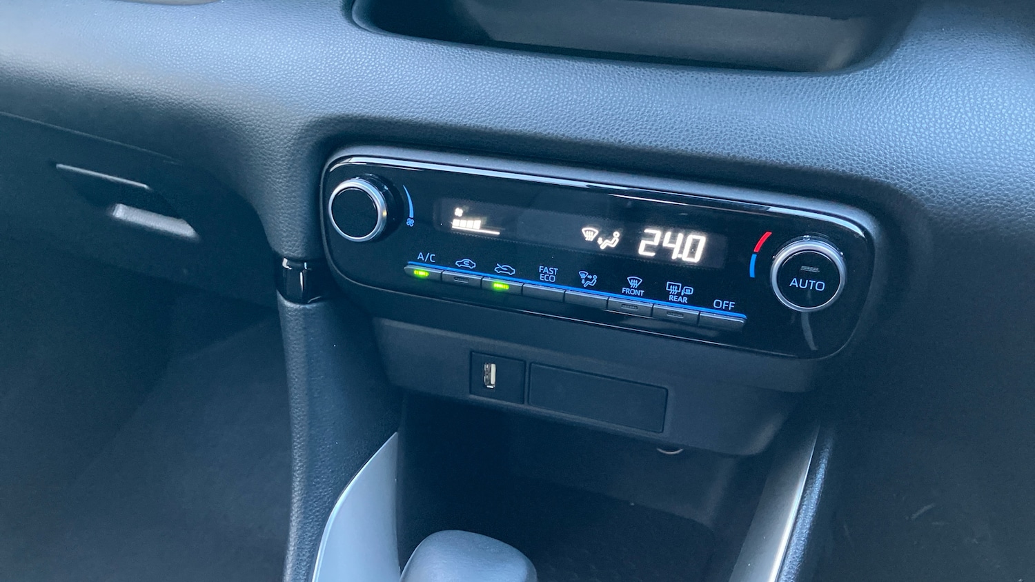 Used Toyota Yaris 2022 for sale - 76707639: Photo 33