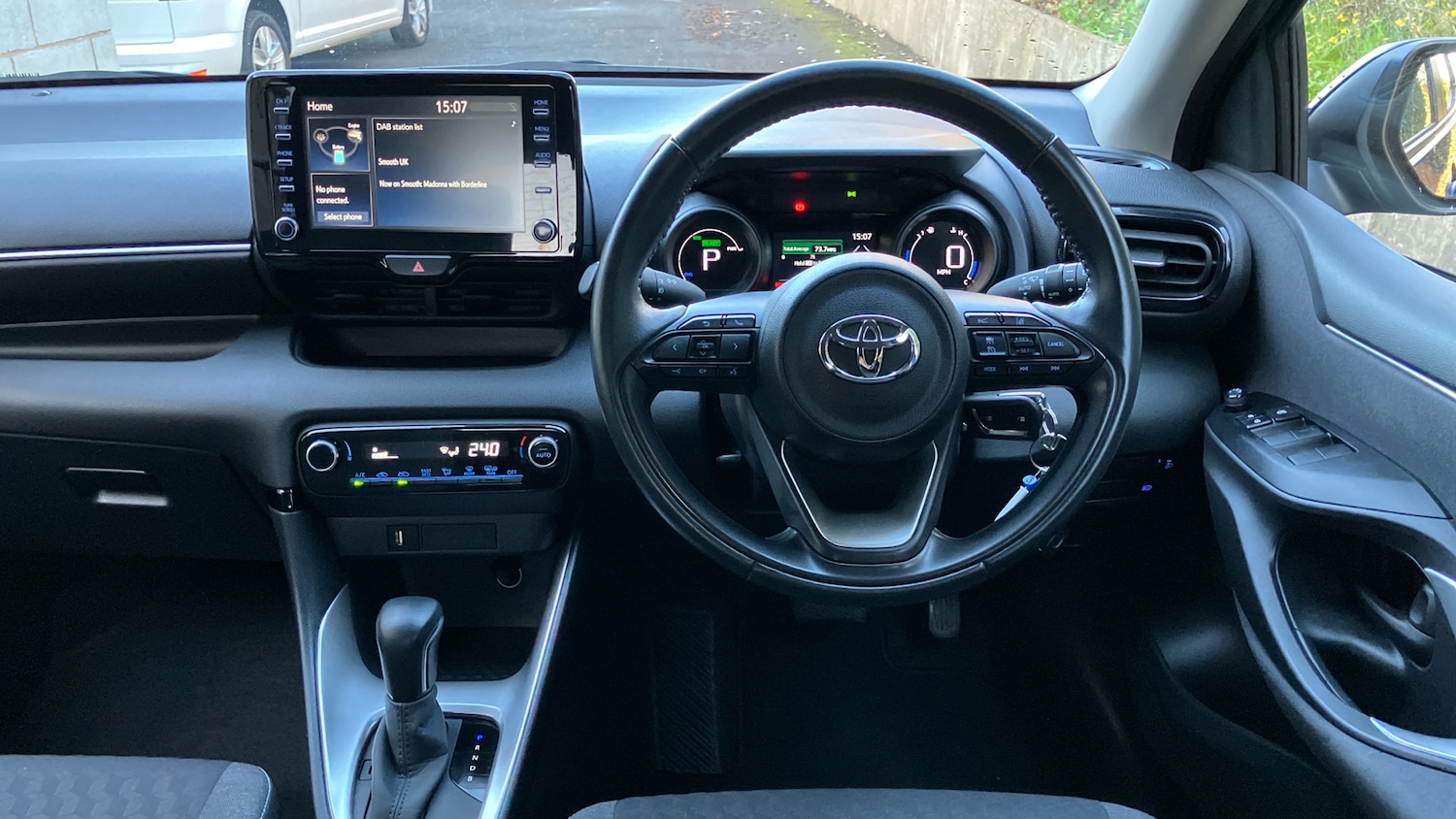 Used Toyota Yaris 2022 for sale - 76707639: Photo 6