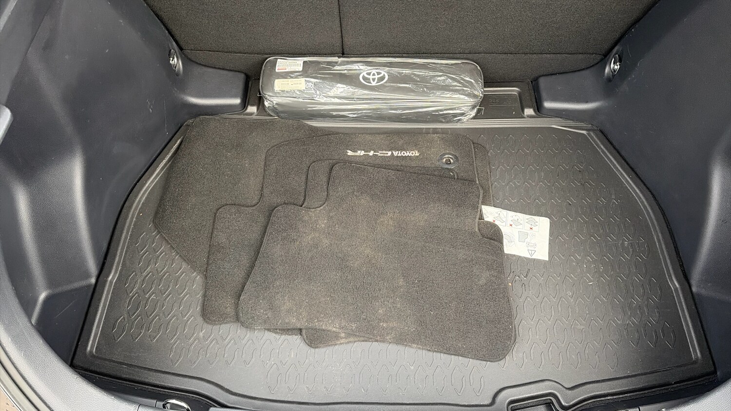 Used Toyota C-HR 2024 for sale - 77963093: Photo 39